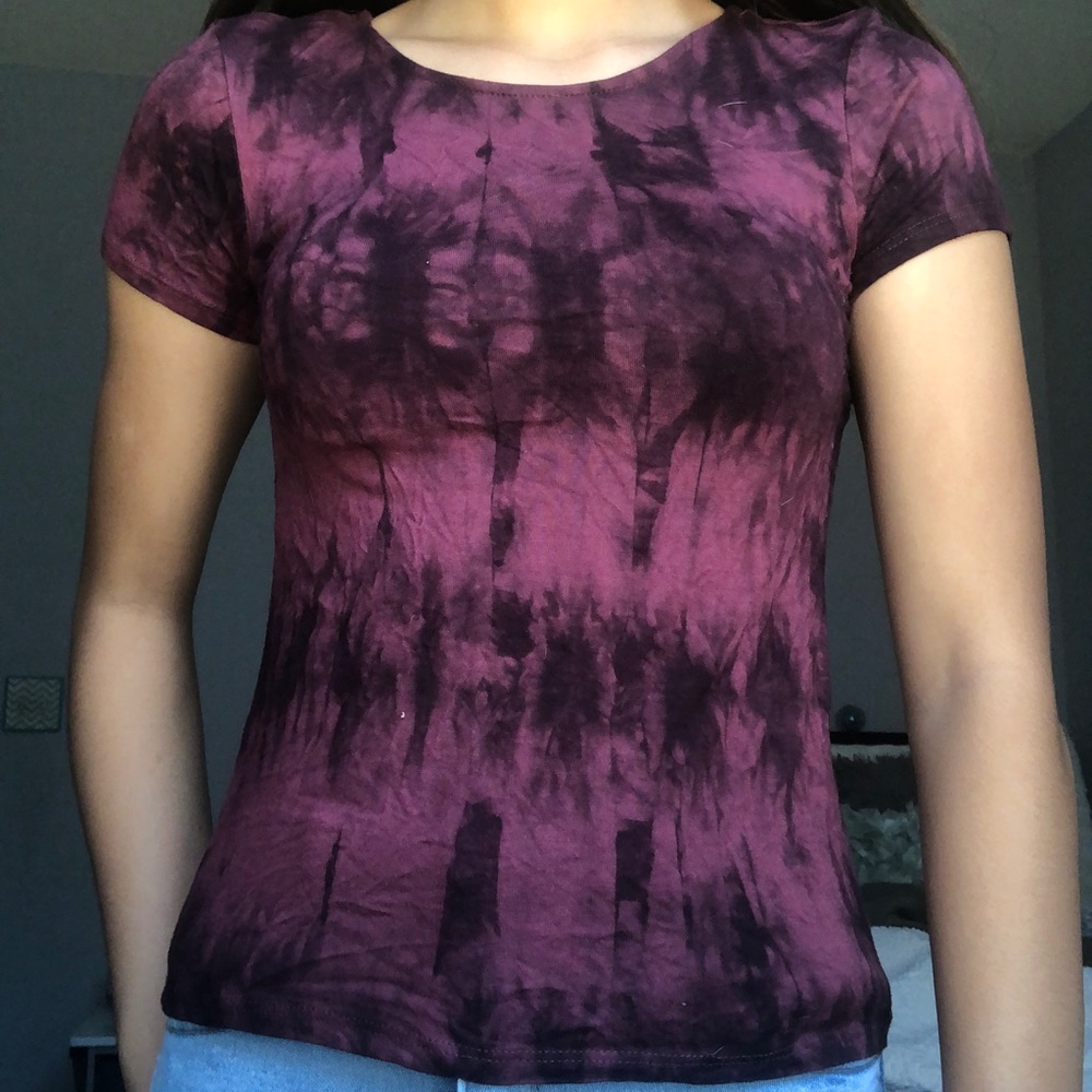 Tilly’s girls medium maroon and black tee